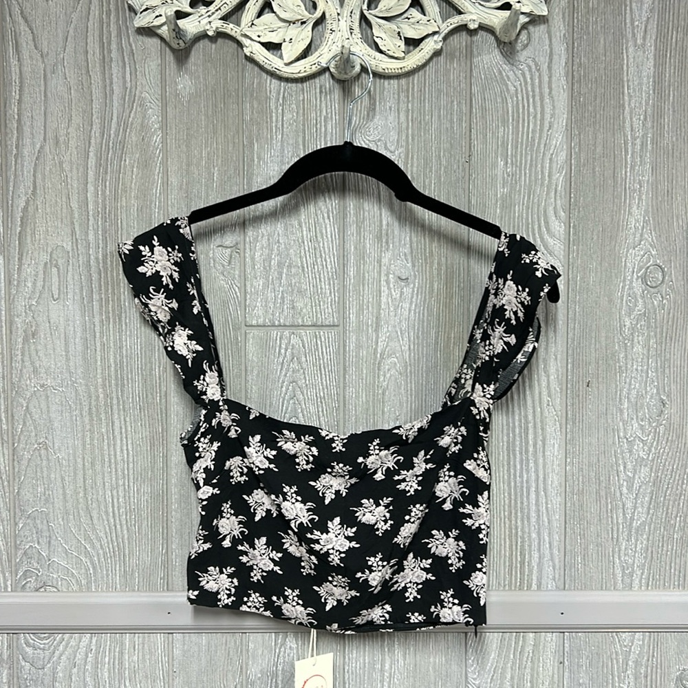 Raga Anthropologie Black White Floral Crop Top Size Small, NWT